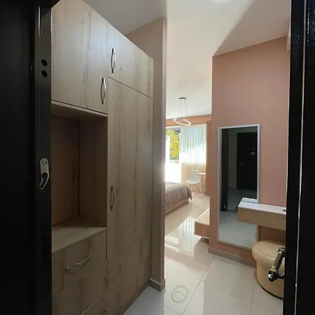 Koa Studio 3 Apartamento Korce